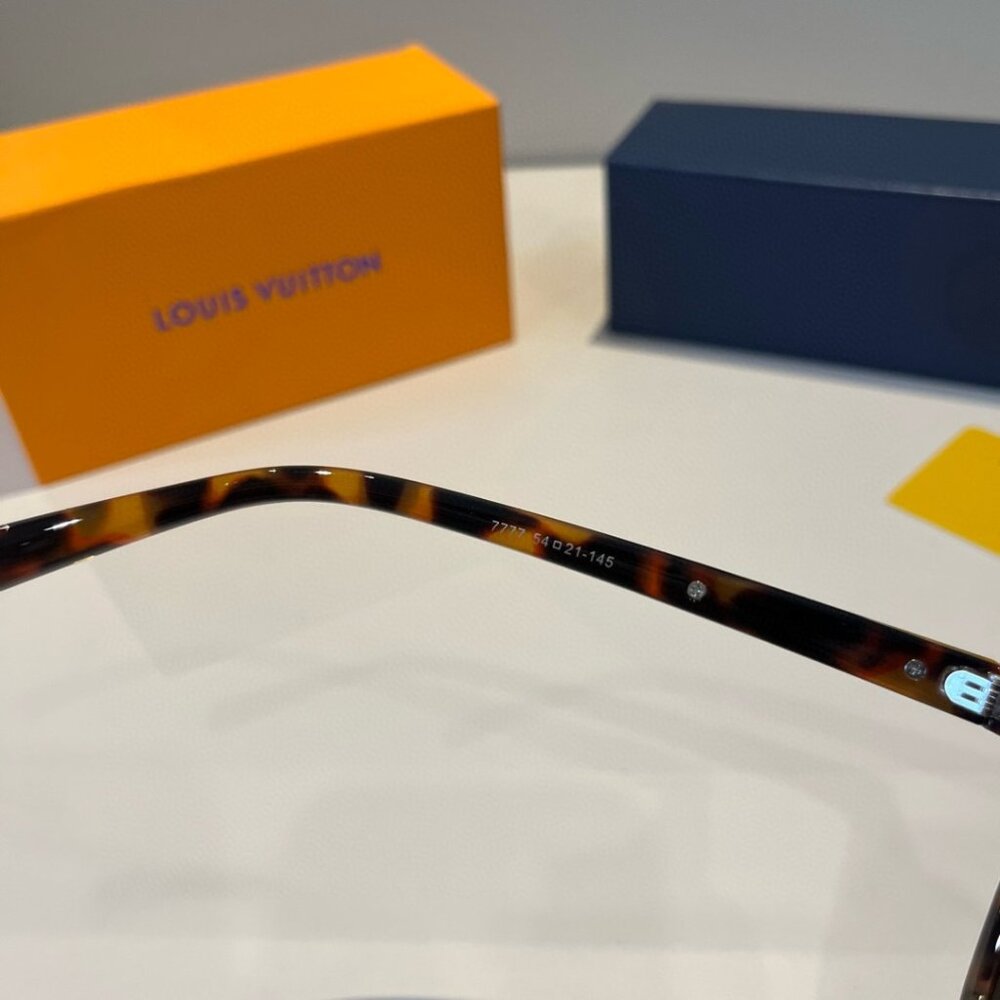 Louis Vuitton glasses - Picture 6 of 6